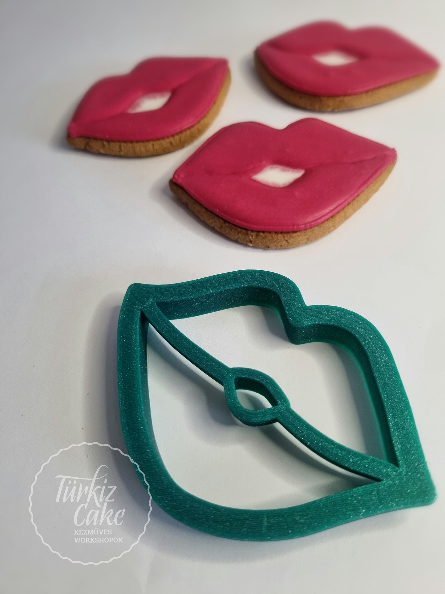 Csók kiszúró, TürkizCake