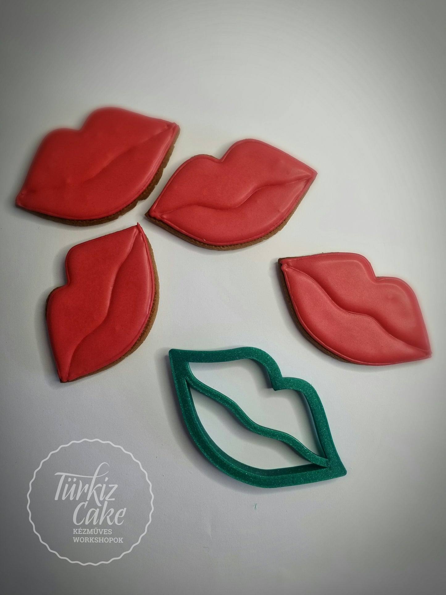 Ajak kiszúró, TürkizCake
