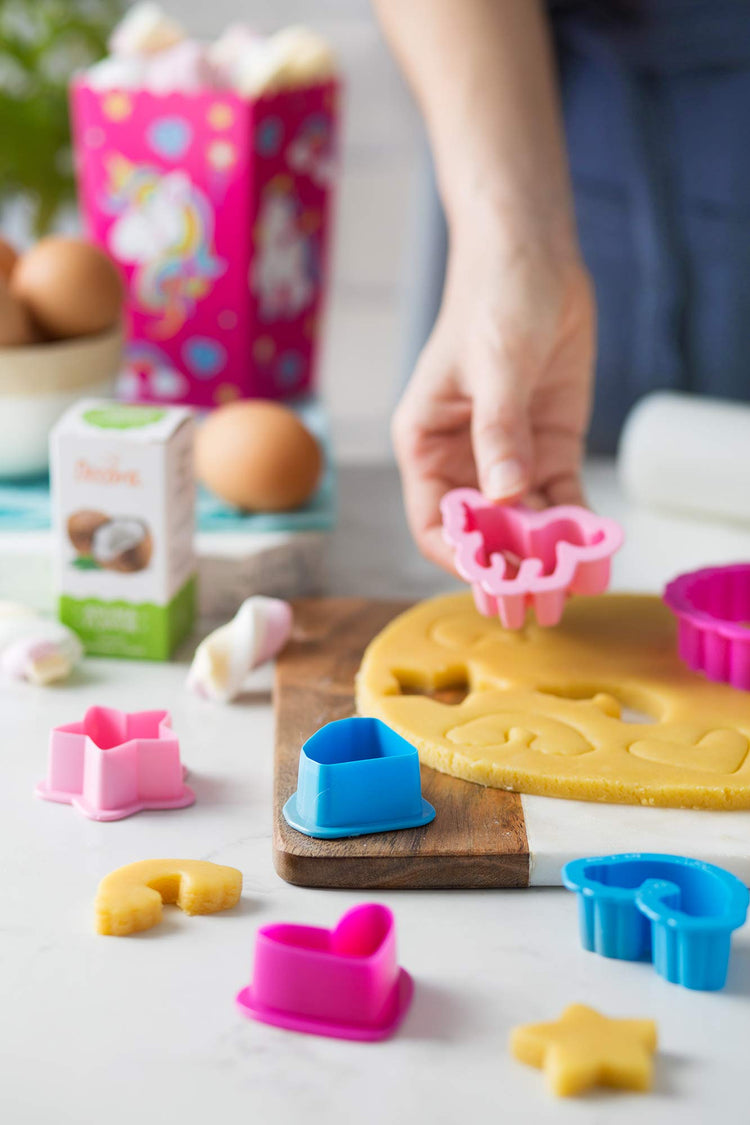 Fiús és lányos kiszúrók