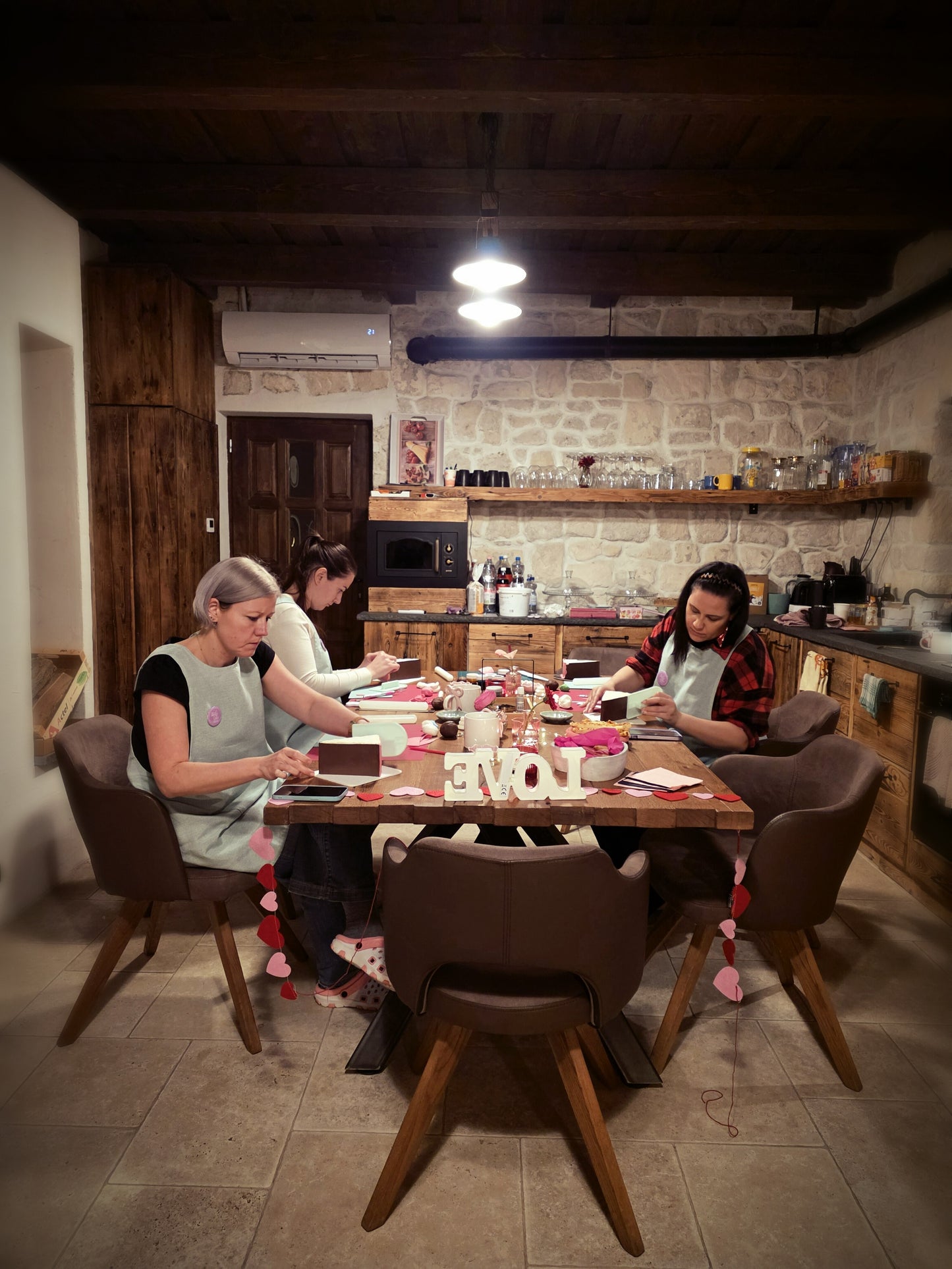 "Kontúr" cartoon tortadekor élményworkshop - Valentine edition