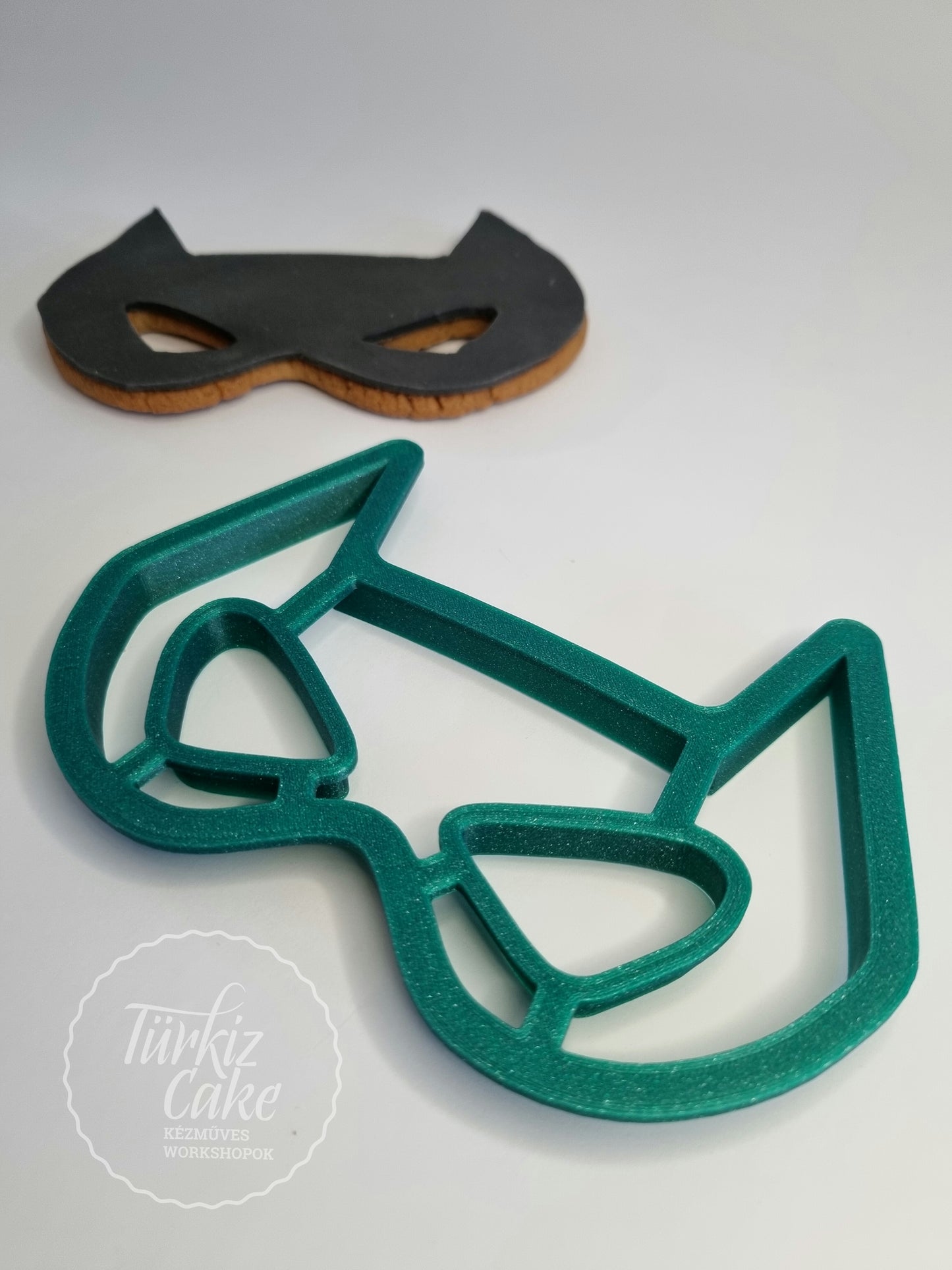 Batman kiszúró, TürkizCake