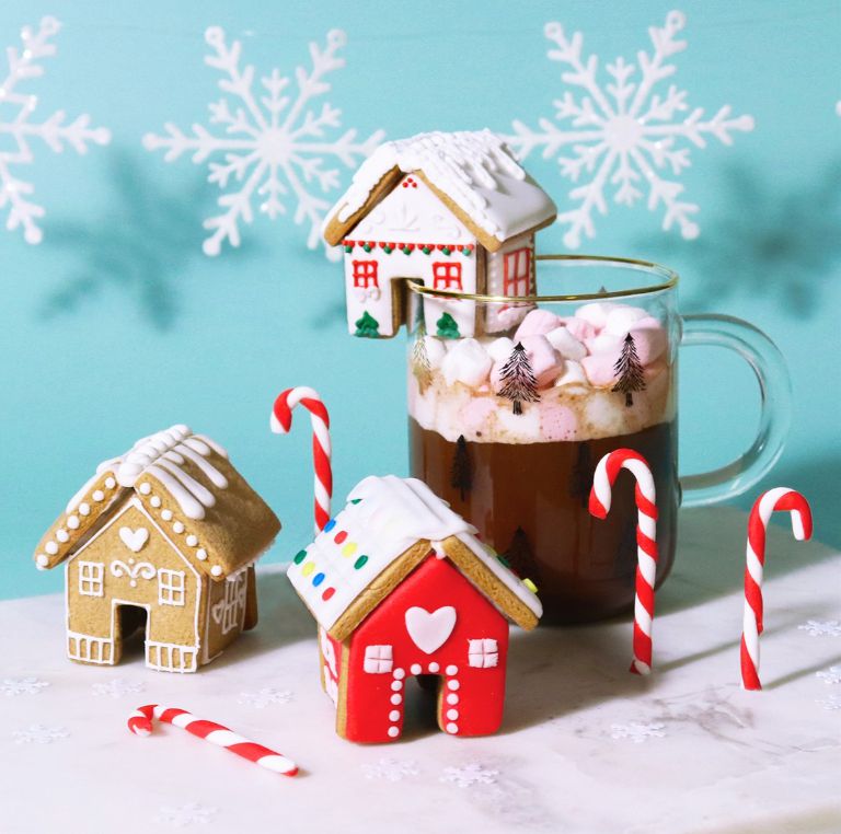 Mini mézeskalács ház szaggató szett, PME